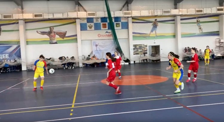 Девушки из Волгограда удачно стартовали в чемпионате ЮФО-СКФО по мини-футболу