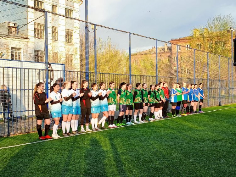 14 АПРЕЛЯ - состоялось открытие Чемпионата города Волгограда по женскому мини-футболу